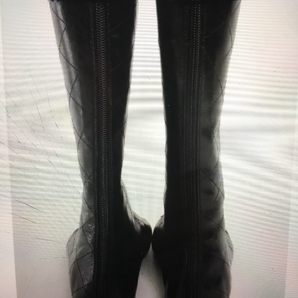 CHANEL mid tall quilted boot with paten leather snap fastner - Picture 3 of 7